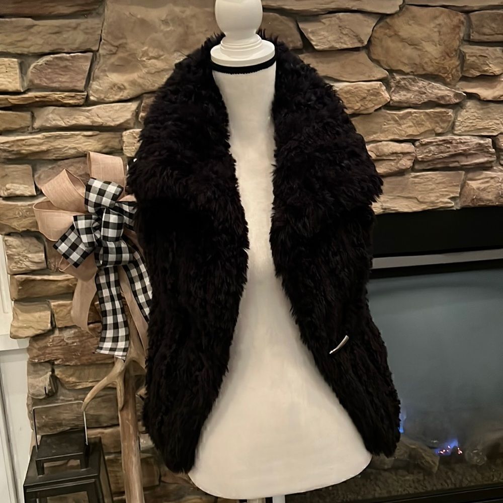 AX Armani Exchange black faux fur vest front closure pockets size medium